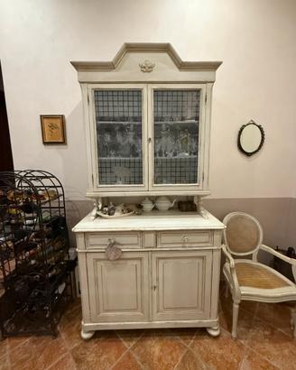 Credenza stile provenzale con vetri originali