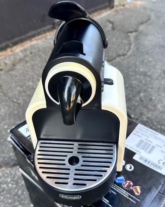 Caffè Nespresso DeLonghi Essenza funzionante