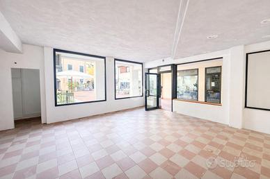 NEGOZIO A CASTELFRANCO VENETO