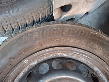 ruote auto più cerchioni