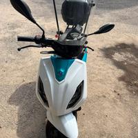Scooter piaggio one active 125 elettrico