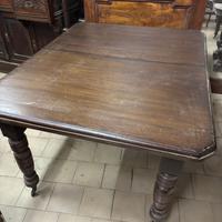 Tavolo quadrato allungabile in noce