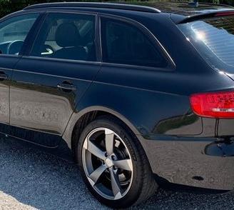Audi A4 pannelli bracciolo cassetto