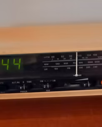 Radiosveglia Grundig, anni 80,  funzionante