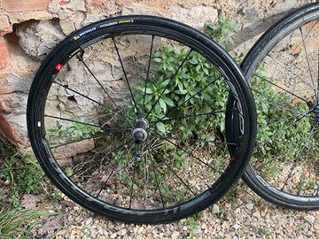 Ruote e cerchi fulcrum in carbonio