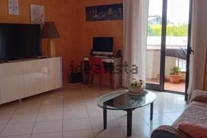 Bianco: Appartamento Nuovo con Posto auto