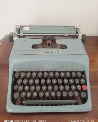 Macchina da scrivere Olivetti Studio 44 vintage an