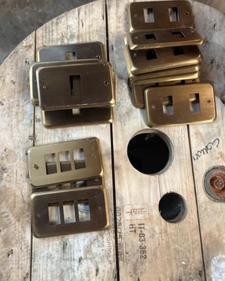 Placche in ottone per serie bticino magic