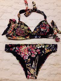 Zona Affori costumi da donna di marca Yamamay.