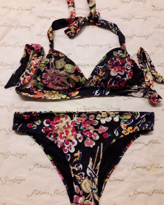 Zona Affori costumi da donna di marca Yamamay.