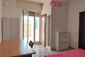 Camera con bagno privato e terrazzo zona ospedalie