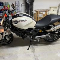 Ducati Monster 696