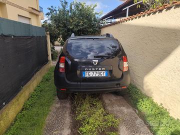 DACIA DUSTER COLORE NERO - IMM.2017