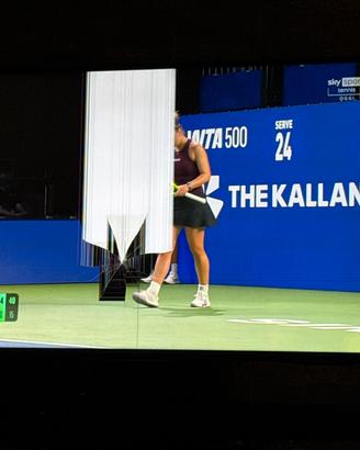 Sony Bravia 49 pollici 4K con schermo rotto