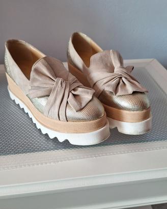 scarpe con fiocco