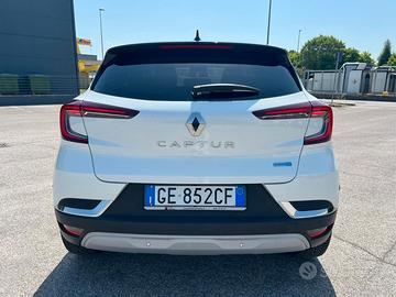 Renault Captur Plug-in Hybrid E-Tech 160 CV Intens