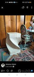 tavolo con piano in cristallo per pra colazione.