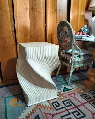 tavolo con piano in cristallo per pra colazione.