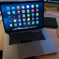 MacBook Pro 15" 2018 i7 Touchbar