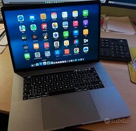 MacBook Pro 15" 2018 i7 Touchbar