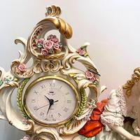 CAPODIMONTE  Scultura con orologio