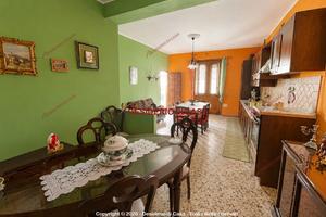 Casa, Montelepre.
