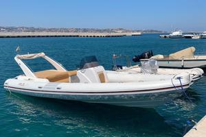 LED 32 Anno2010 2xMerCruiser 220cv 500ore