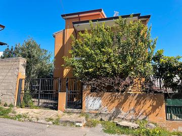 Guspini - Villetta libera su quattro lati