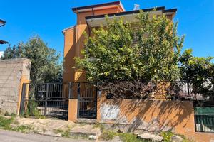 Guspini - Villetta libera su quattro lati