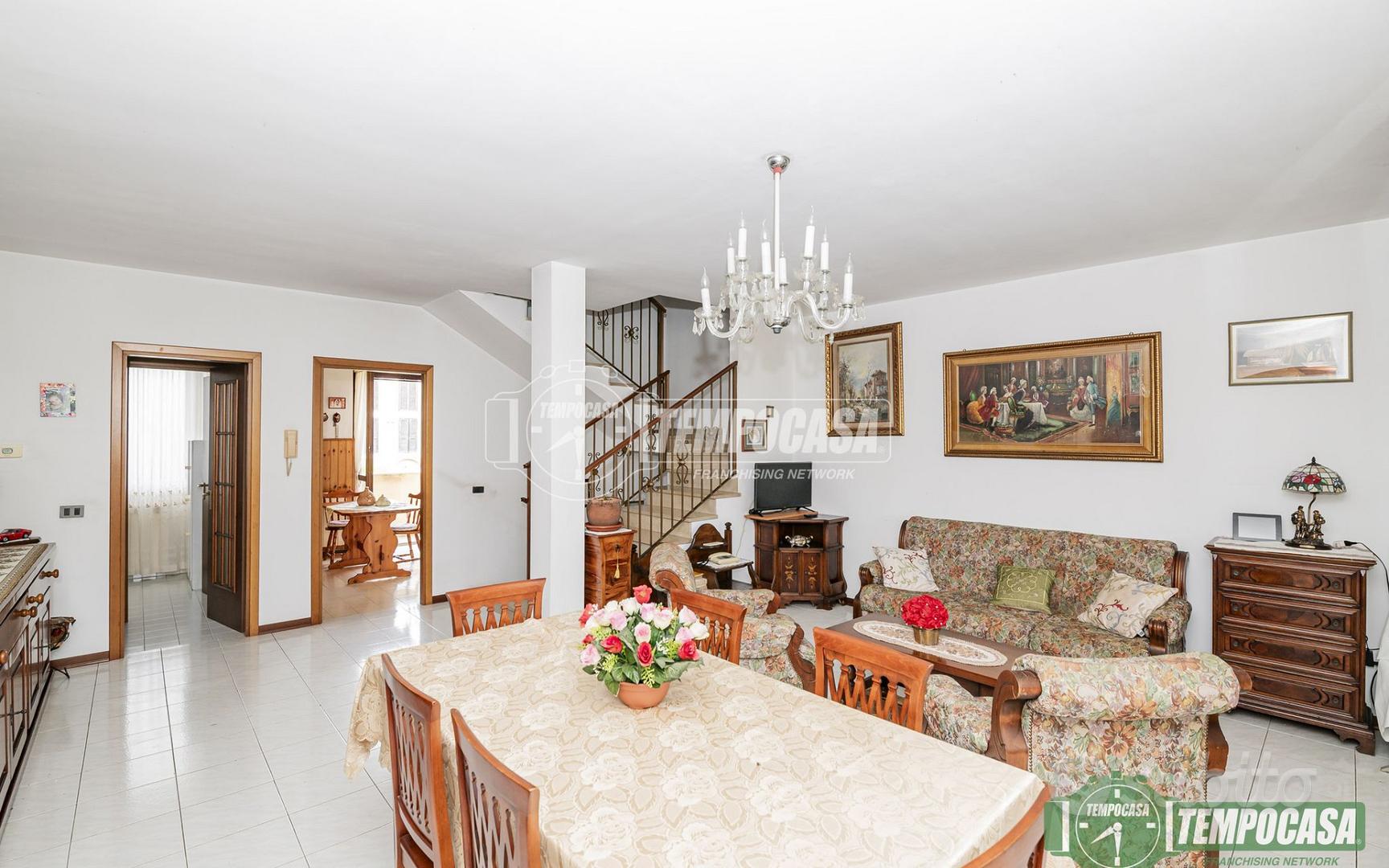 Villa A SCHIERA di Testa LIBERA SUBTO - Vista 3