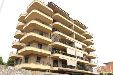 4 LOCALI A REGGIO DI CALABRIA