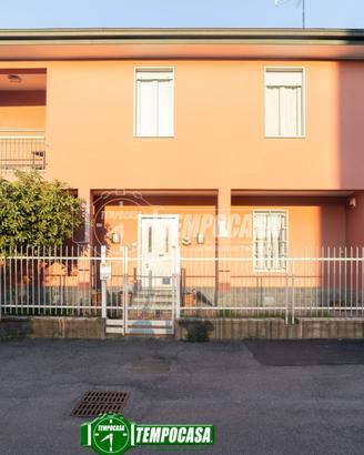 VILLA SINGOLA CON 300MQ DI GIARDINO PRIVATO!