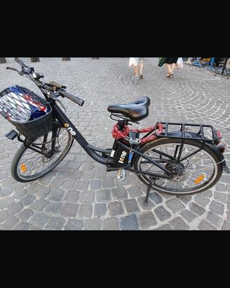 BICI ELETTRICA – DOPPIA BATTERIA INCLUSA