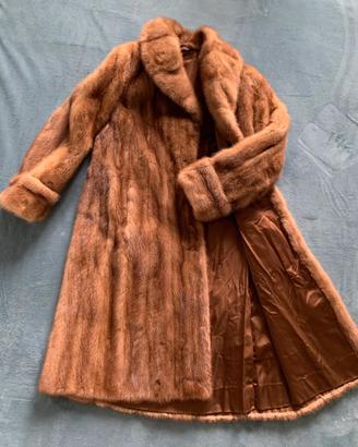 Elegante pelliccia visone selvaggio