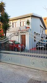 Bifamiliare in zona residenziale