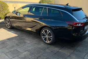 Opel Insignia SW 1600cc del 2020 Nera