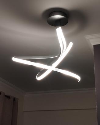 Lampadario luci a led struttura moderna con curve