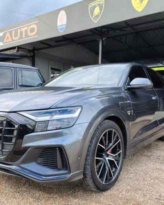 Audi Q8 55 TFSI e quattro tiptronic Sport