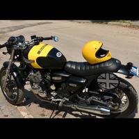 Triumph thunderbird 900