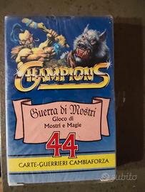 Carte da collezione: Champions Guerra di Mostri 