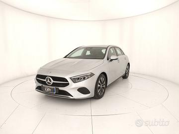 MERCEDES-BENZ A 180 d Advanced auto