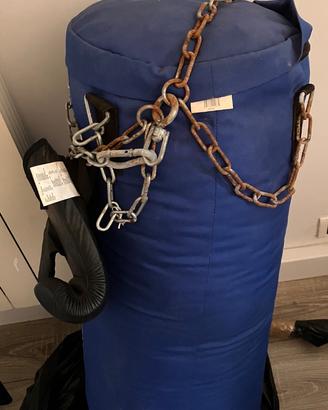 Sacco da boxe Decathlon Outshock 20 kg