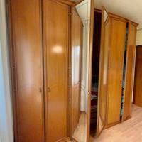 Armadio in noce con cassettiera interna 2,82x2,55