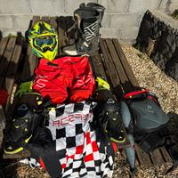 Abigliamento motocross