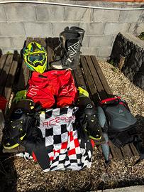 Abigliamento motocross