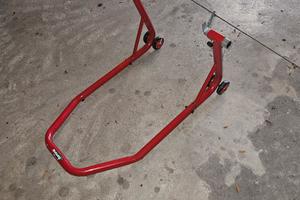 cavalletto posteriore moto