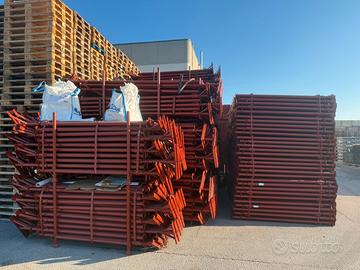 Produzione di Puntelli a croce cristi