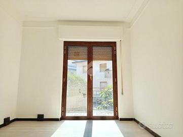4 LOCALI A CARRARA