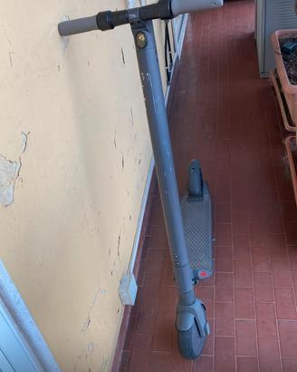 monopattino ninebot