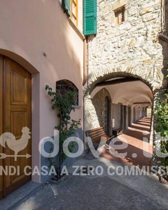 Villa di 211 m² con più di 5 locali e box auto a B